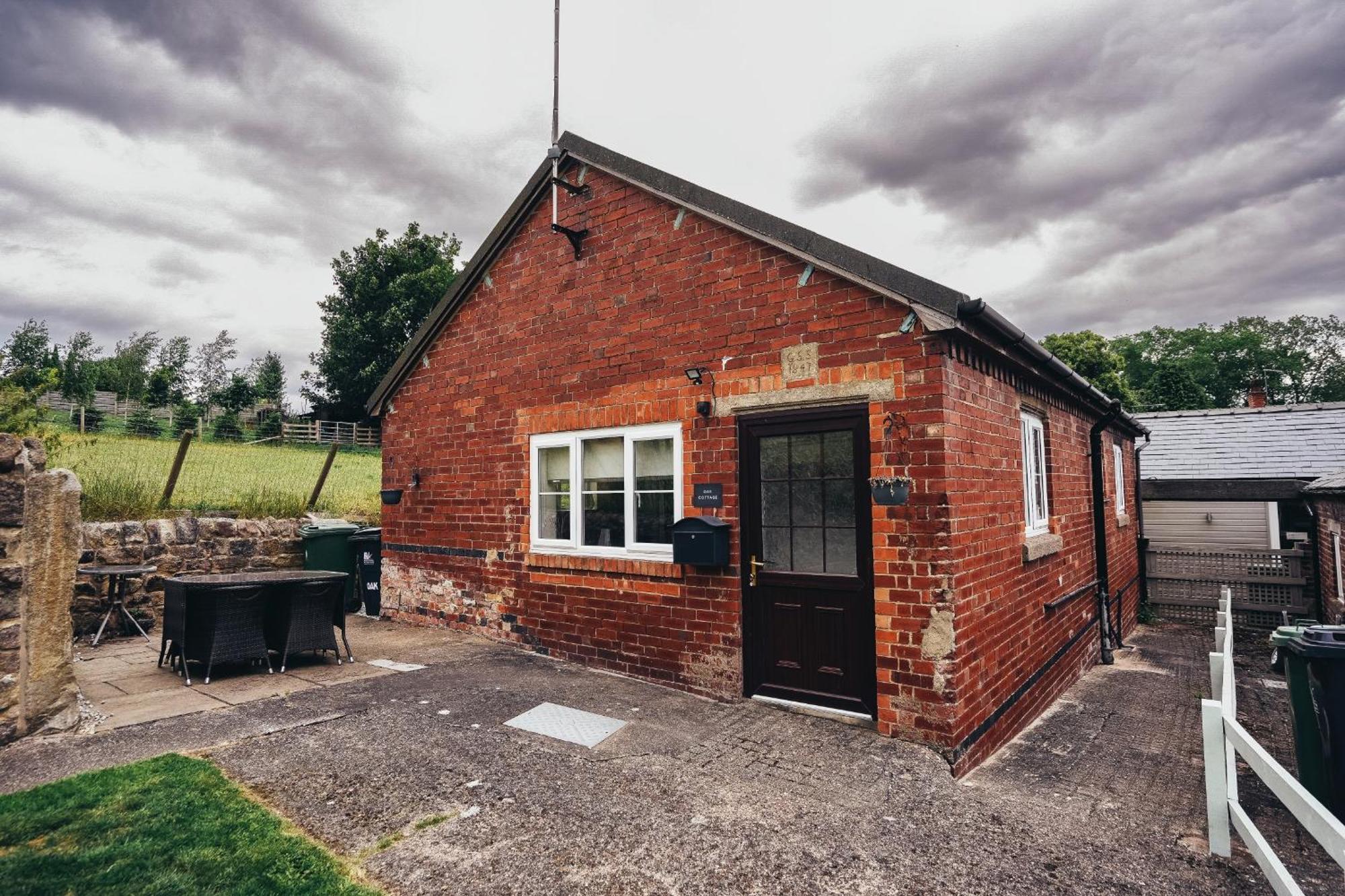 Cottages In Derbyshire, Oak Cottage Hazelwood 외부 사진